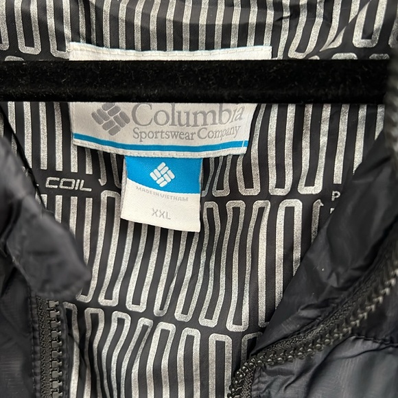 Columbia puffer coat. - Picture 2 of 3